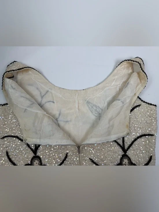 Vintage Beaded Black and cream sleeve less top - Picture 4 of 13